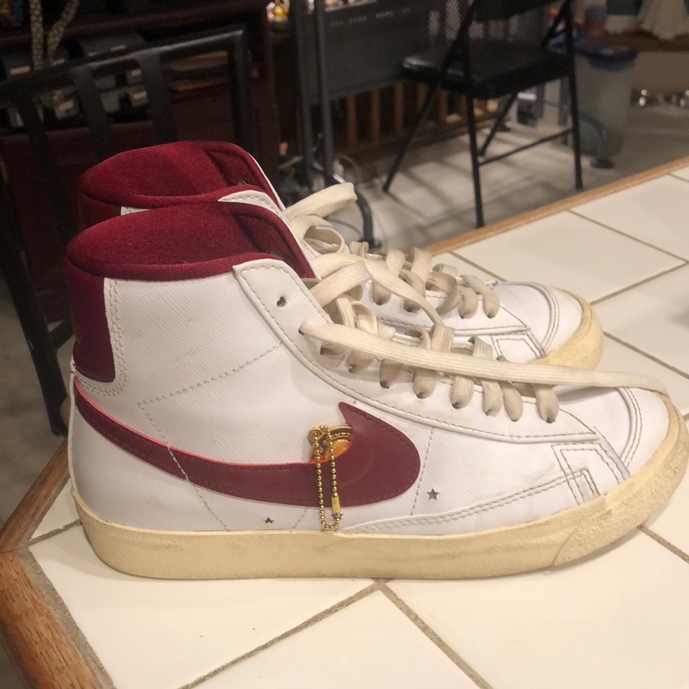 Nike Womens SE blazer 77 dark red